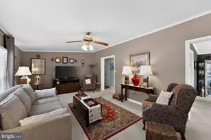 11 Oakplace Ct W, Harleysville, PA 19438 - Photo 3