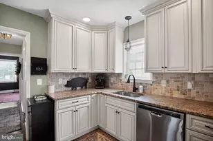 323 W Waverly Rd, Glenside, PA 19038 - Photo 15