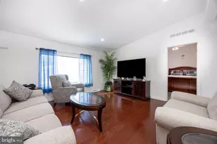 104 Lilac Pl, Royersford, PA 19468 - Photo 5