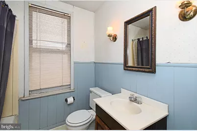 54 W Chestnut Street, Souderton, PA 18964 - Photo 17