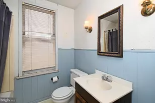 54 W Chestnut St, Souderton, PA 18964 - Photo 17