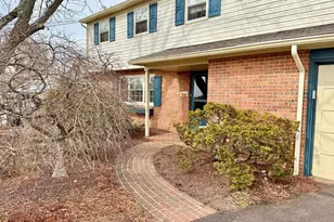 1457 Lynn Dr, Pottstown, PA 19464 - Photo 3