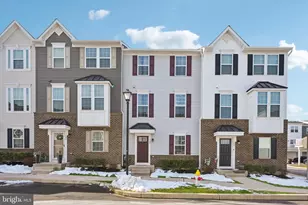 102 Almond Dr, Lansdale, PA 19446 - Photo 1