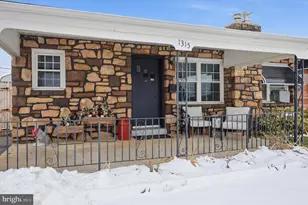 1315 Hillcrest Rd, Conshohocken, PA 19428 - Photo 3