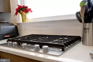 546 Locust St, Collegeville, PA 19426 - Photo 3