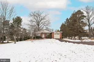 915 Cressman Rd, Harleysville, PA 19438 - Photo 3