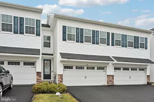 134 Knock Hill Dr, Royersford, PA 19468 - Photo 1