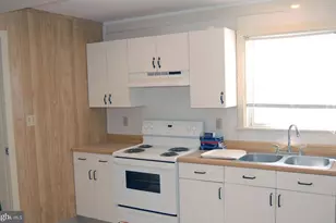 302 E Howard St, Pottstown, PA 19464 - Photo 3