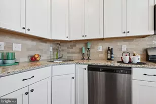 425 Cherry Blossom Ln, Norristown, PA 19403 - Photo 11