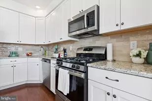 425 Cherry Blossom Ln, Norristown, PA 19403 - Photo 13