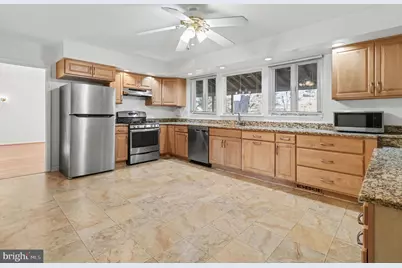 3219 E Hayes Road, Norristown, PA 19403 - Photo 9