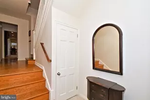 23 Carriage Ln, Norristown, PA 19401 - Photo 5