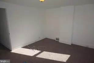 221 E Wood St, Norristown, PA 19401 - Photo 3