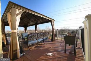 102 Waterview, Eagleville, PA 19403 - Photo 27