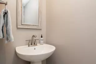 420 Oaktree Ct, Pottstown, PA 19464 - Photo 11