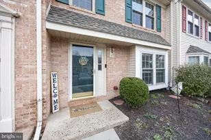 420 Oaktree Ct, Pottstown, PA 19464 - Photo 3