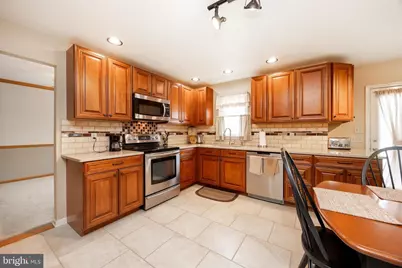 1537 Meadowview Drive, Pottstown, PA 19464 - Photo 7