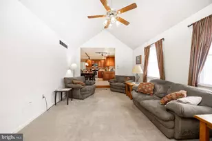 1537 Meadowview Dr, Pottstown, PA 19464 - Photo 7