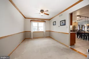 1537 Meadowview Dr, Pottstown, PA 19464 - Photo 9