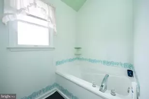 1537 Meadowview Dr, Pottstown, PA 19464 - Photo 13