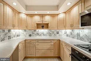 10511 Valley Forge Cir, King of Prussia, PA 19406 - Photo 11