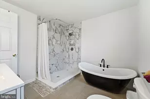 66 Oxford Cir, Norristown, PA 19403 - Photo 17