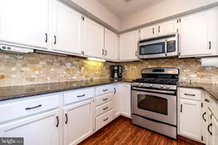 400 Calverton Ct, Harleysville, PA 19438 - Photo 13