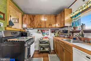 145 Jefferson St, Bridgeport, PA 19405 - Photo 15