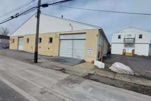 581 W High St, Pottstown, PA 19464 - Photo 1