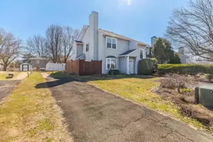 41 Bark Hollow Ln, Horsham, PA 19044 - Photo 3