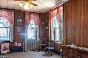 122 Jefferson St, East Greenville, PA 18041 - Photo 9