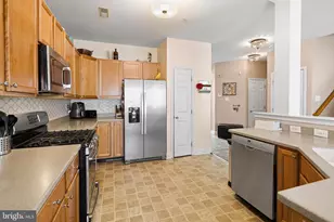 208 Clubhouse Ct, Conshohocken, PA 19428 - Photo 9