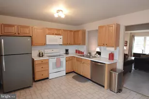 603 Honeysuckle Way, Pennsburg, PA 18073 - Photo 9