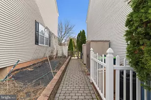 411 Dartmoor Rd, Schwenksville, PA 19473 - Photo 35