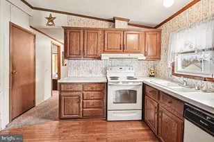 639 Laurel Ct, North Wales, PA 19454 - Photo 5