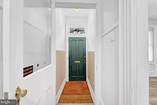 28 W Airy St, Norristown, PA 19401 - Photo 3