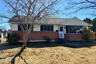 1062 Hale St, Pottstown, PA 19464 - Photo 1