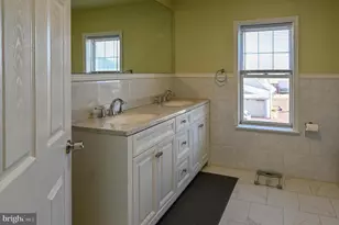 29 W Vine St, Hatfield, PA 19440 - Photo 13