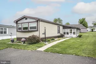398 Clear Creek Ct, North Wales, PA 19454 - Photo 3