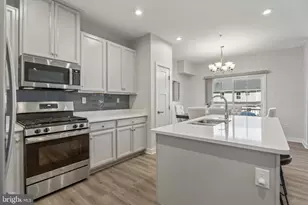 1094 Moscariello, Royersford, PA 19468 - Photo 5