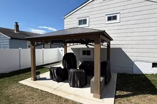 1427 St Charles Pl, Abington, PA 19001 - Photo 17