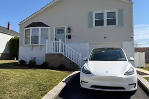 1427 St Charles Pl, Abington, PA 19001 - Photo 1