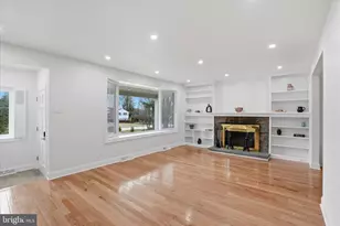 898 Crestline Dr, Blue Bell, PA 19422 - Photo 5