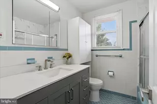 898 Crestline Dr, Blue Bell, PA 19422 - Photo 17