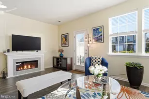 876 Still Waters Ln, Pennsburg, PA 18073 - Photo 5