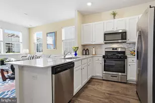 876 Still Waters Ln, Pennsburg, PA 18073 - Photo 7