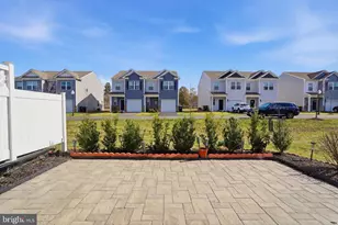 876 Still Waters Ln, Pennsburg, PA 18073 - Photo 23