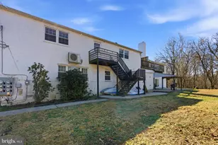 146 Walnut St, Mont Clare, PA 19453 - Photo 3