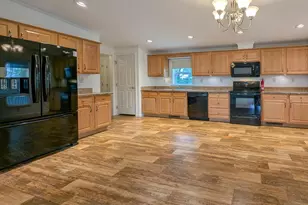 22 Holiday Ave, Hatfield, PA 19440 - Photo 7