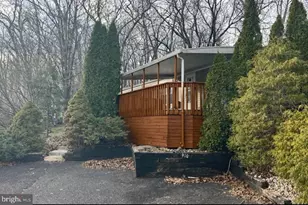 910 Lakeview Dr, Green Lane, PA 18054 - Photo 17